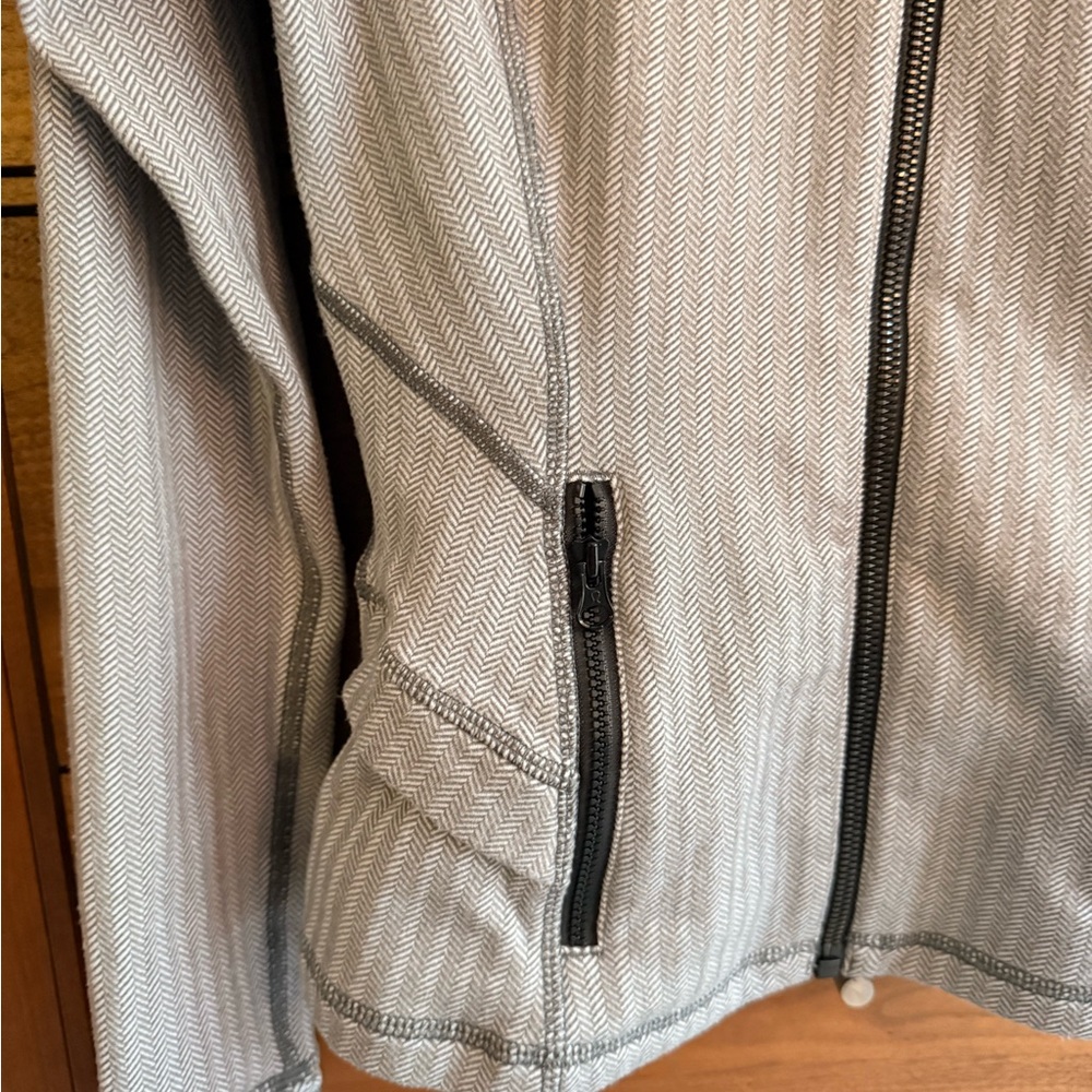 Lululemon Gray Ghost Herringbone zipper jacket Size 6 - Picture 6 of 13